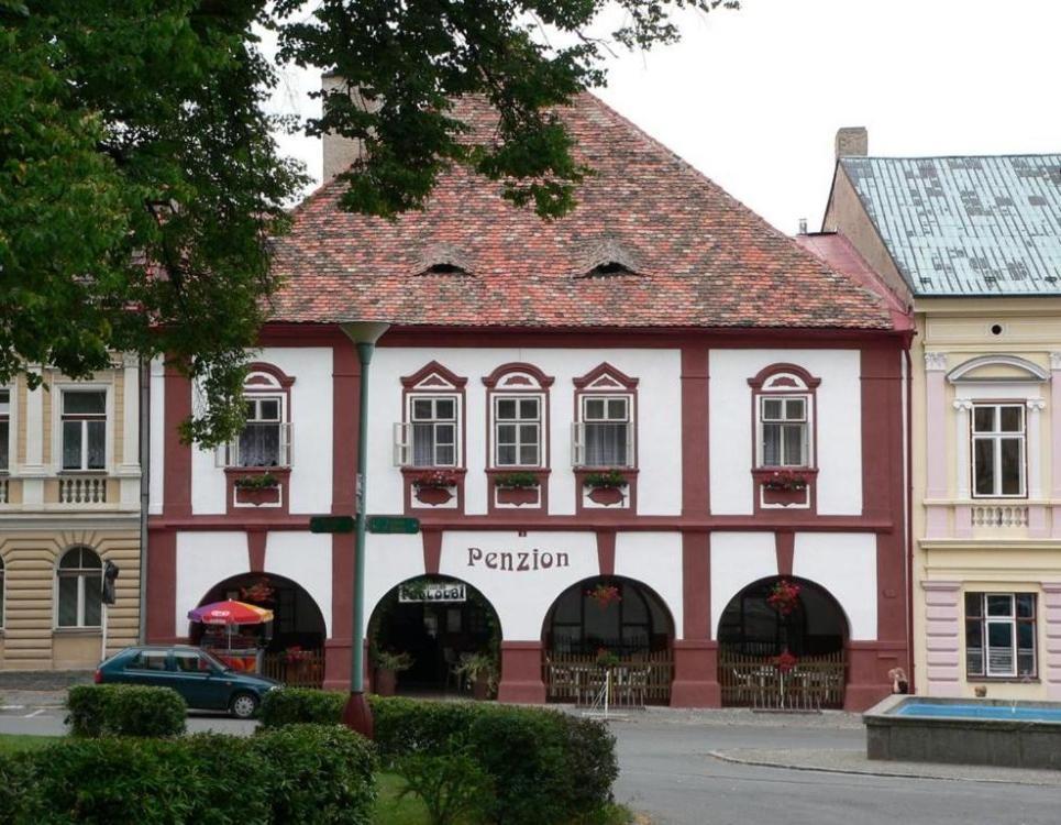 Restaurace A Penzion Podloubi Opočno Extérieur photo